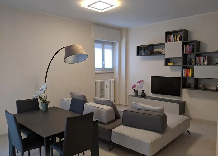 Modern Apartment - Como Centro